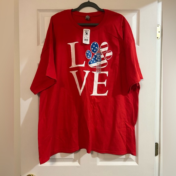 Tops - BNWT Size 3XL American Flag Paw Print Short Sleeve T-shirt Love